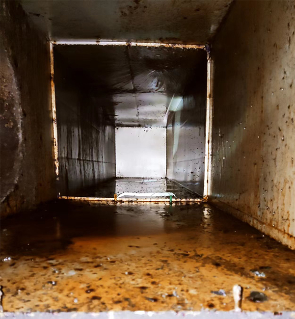 襄陽市某交警隊(duì)排油煙設(shè)備清洗